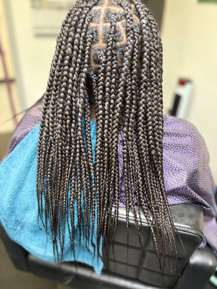 Knotless Braids (Medium)