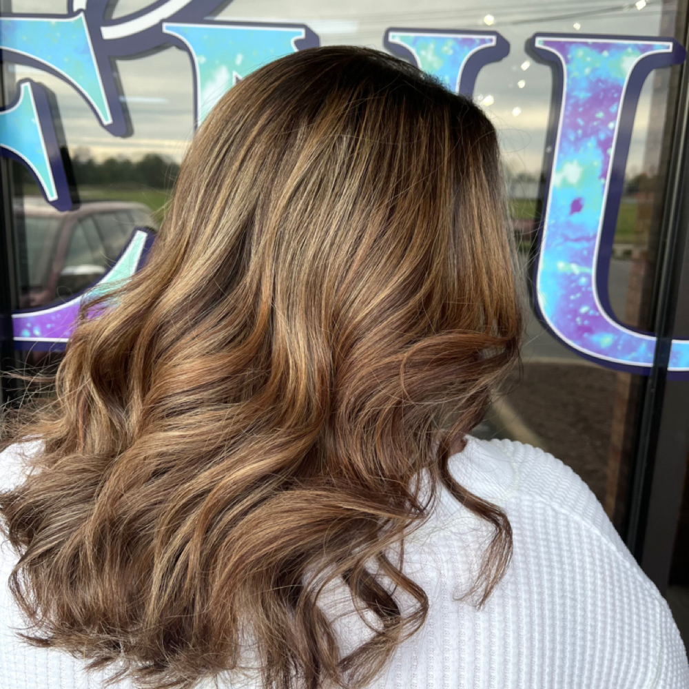 Partial (Maintenece Blonding) at Mourning Hair Co. in Owensboro, KY