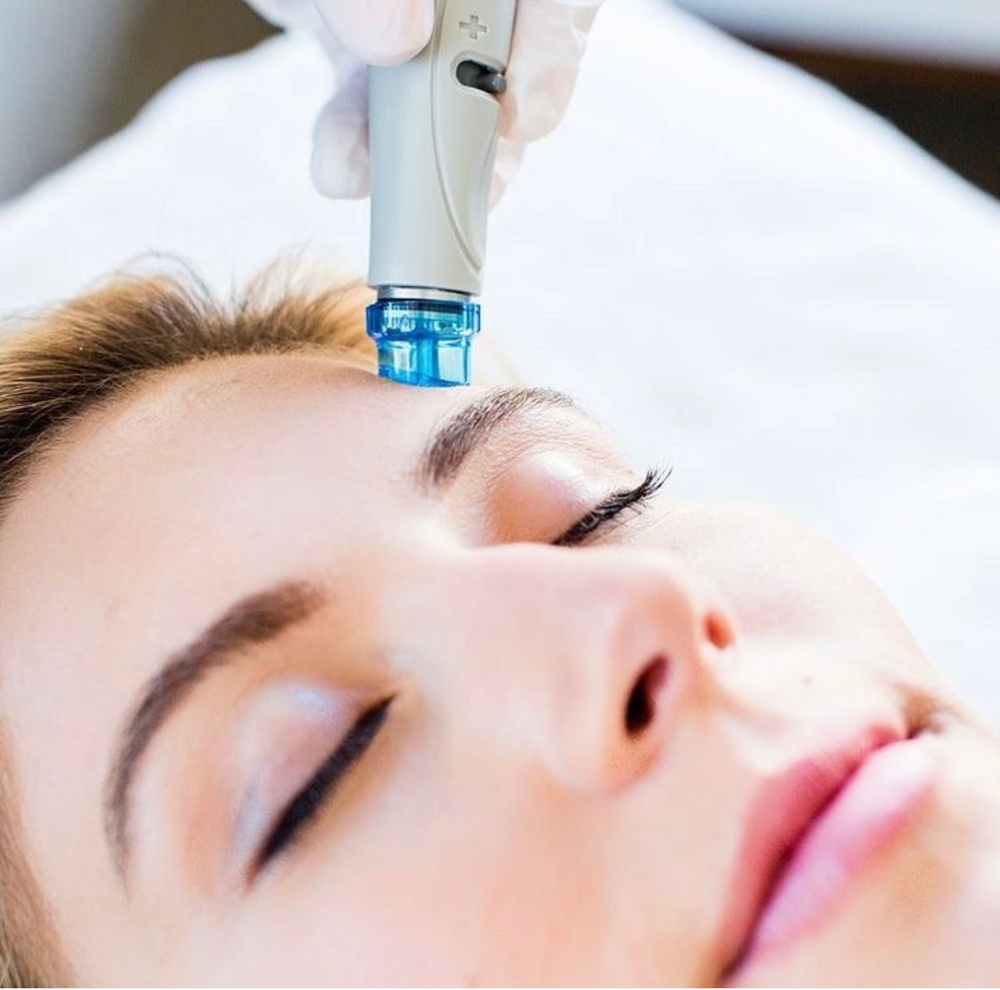 Hydro Glow Facial With O2 Infusion