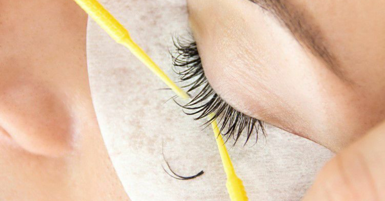 Lash removal