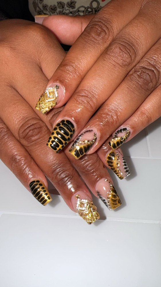 Short Freestyle – Luxury Full Set at Nail’sByAivrev in Fort Wayne, IN