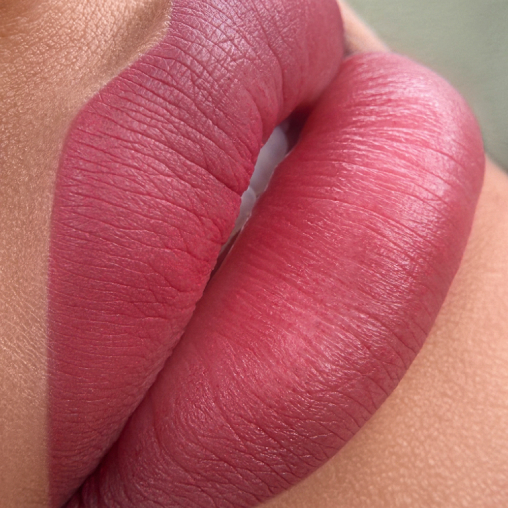 Micropigmentacion De Labios at Glenn Luxe Studio in Miami, FL