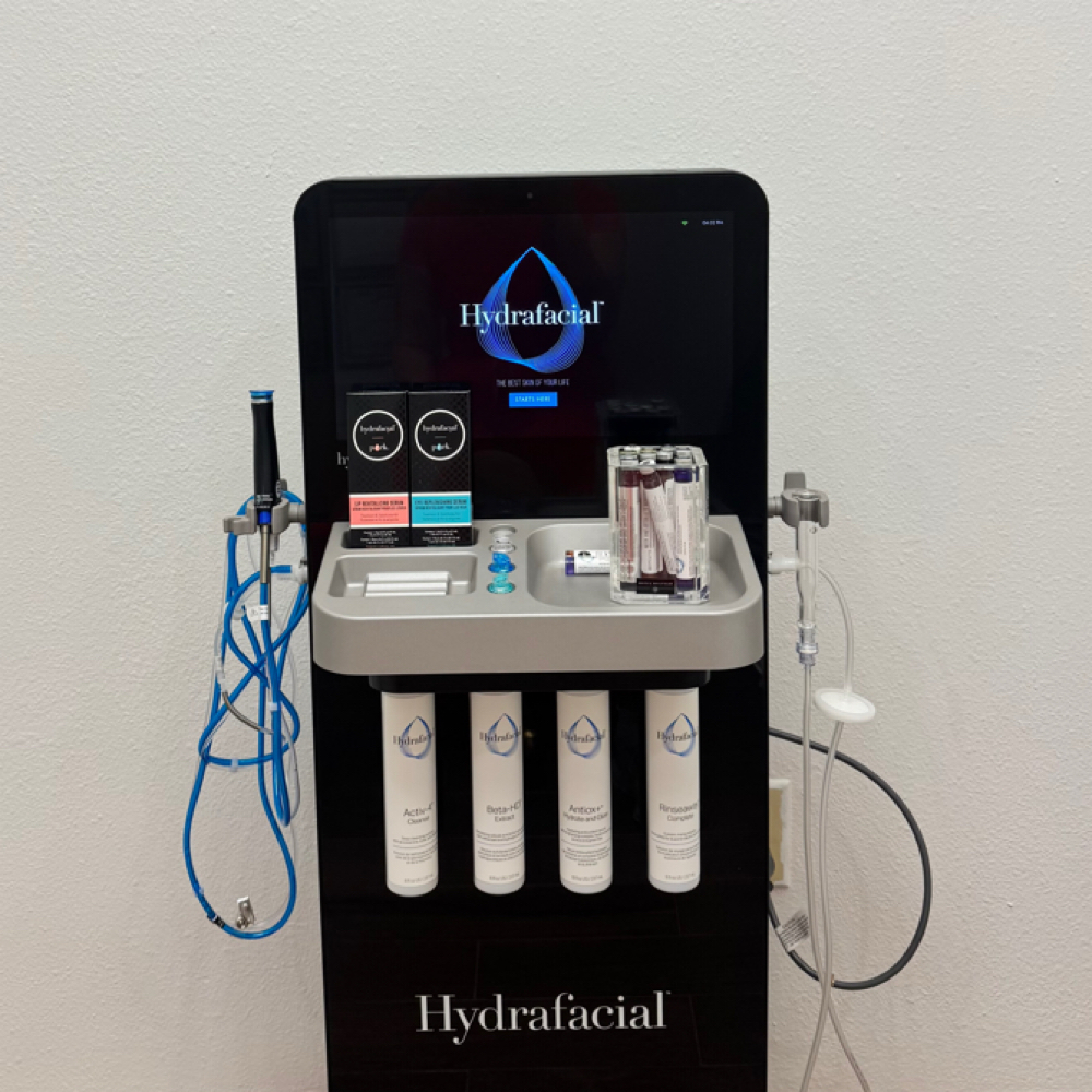 Deluxe Hydrafacial at Darling Glow Esthetics in Kingwood, TX