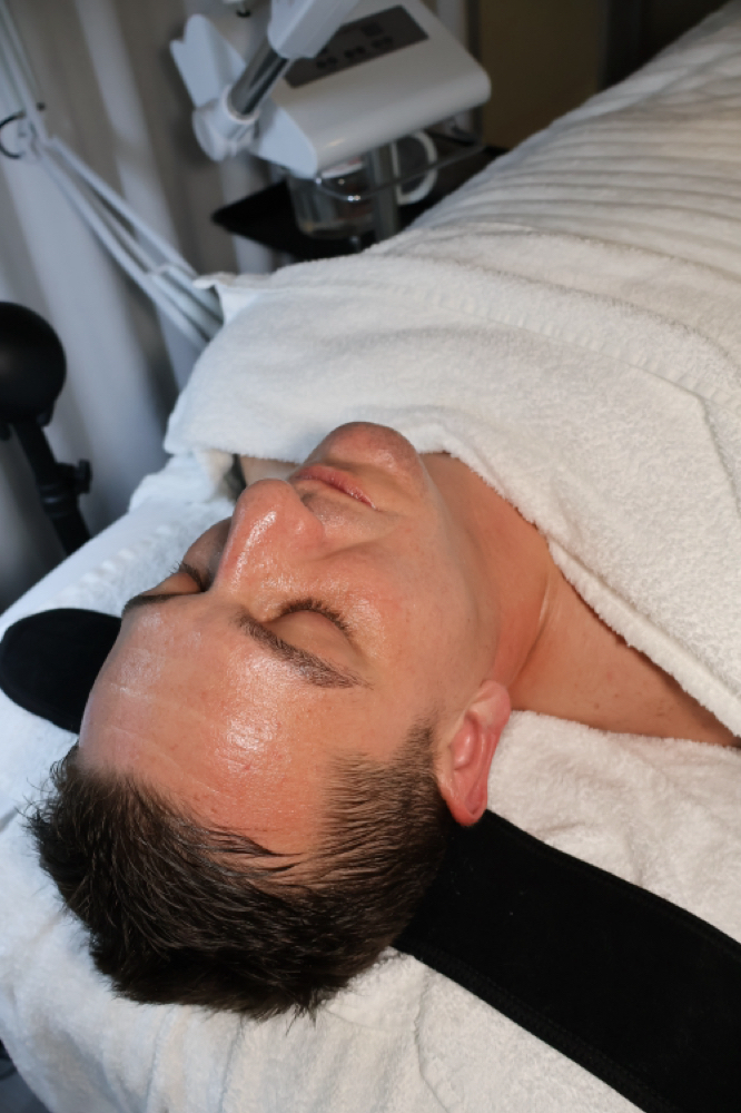 Gentlemen’s Facial