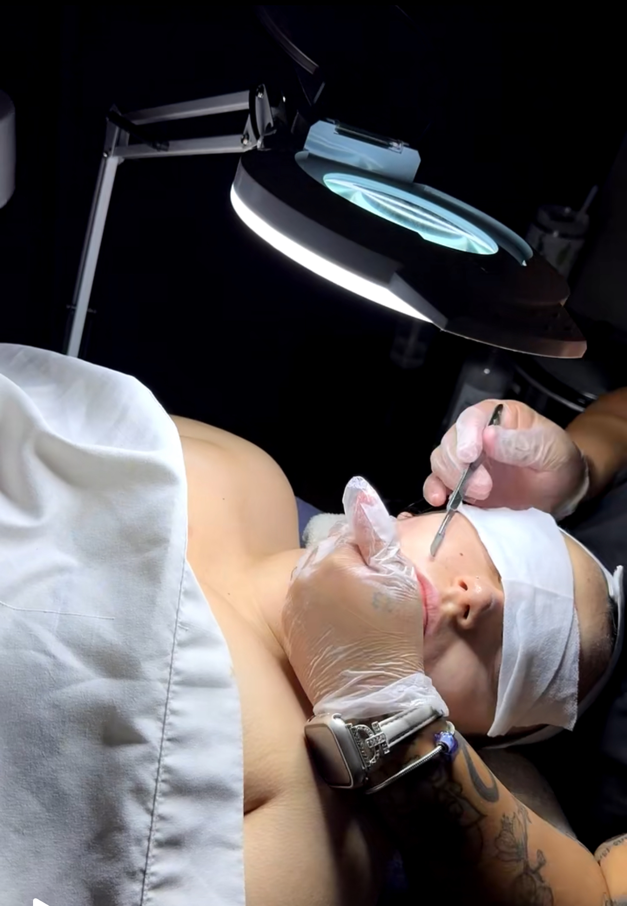 Dermaplane Facial