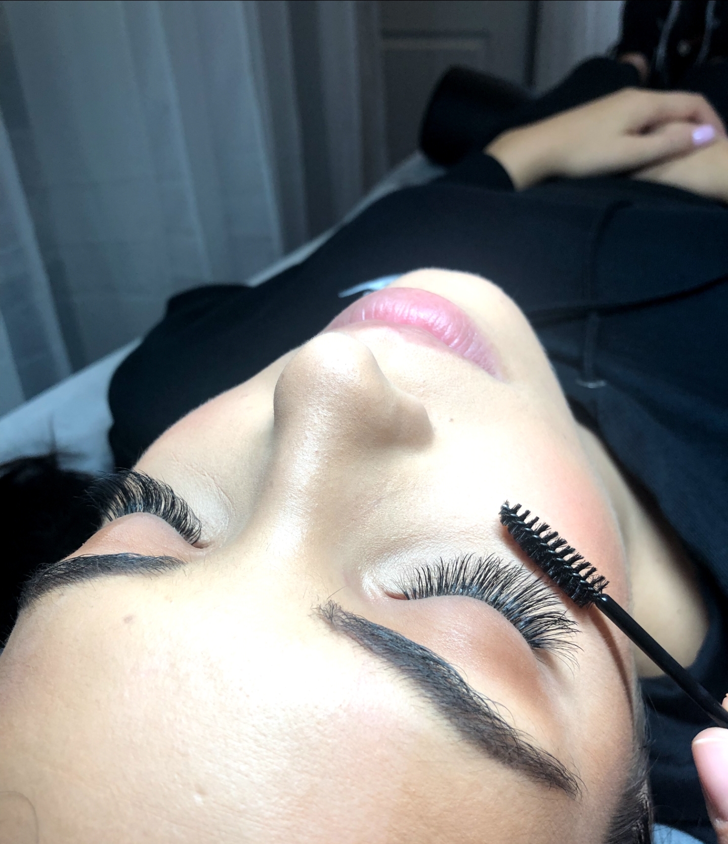 Brow Shaping (tweezing only)