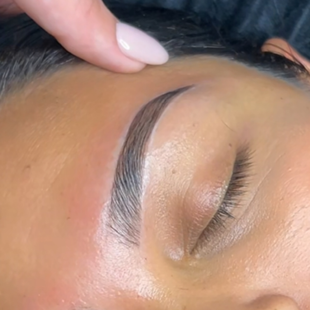 Brow Thread + Tint at Eleganza Beauty Bar in Lufkin, TX