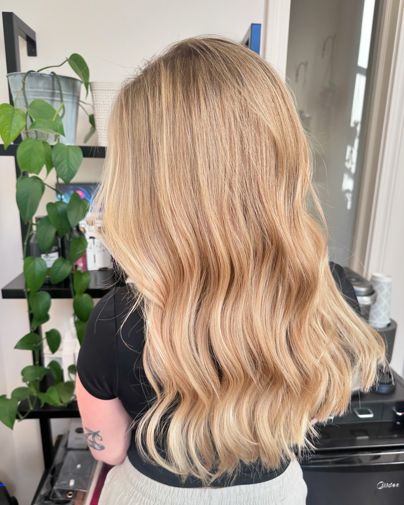 Full Blonding + 15 Minute Blowdry