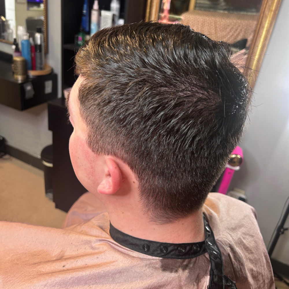 Mens Haircut at Rockin AB Salon And Spa in Beebe, AR