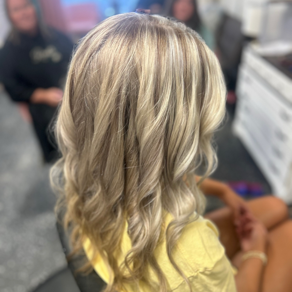 Highlight And Lowlights at Roots Salon in Waco, GA