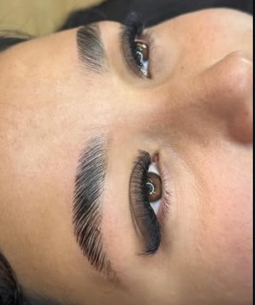 Brow Lamination And Tint