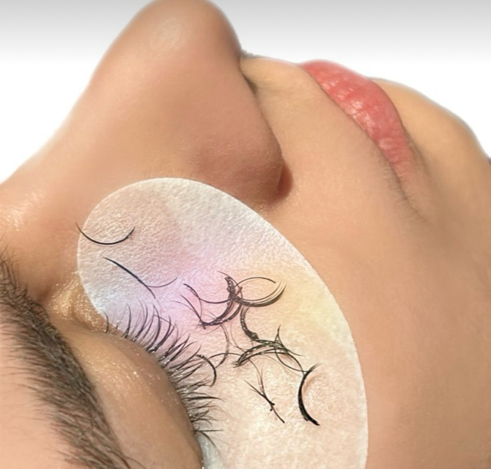 Lash Extension Removal