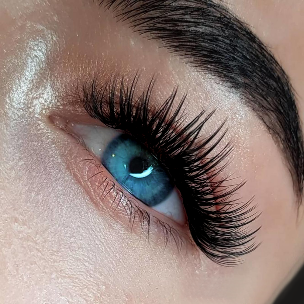 Wet Look Lash Extensions