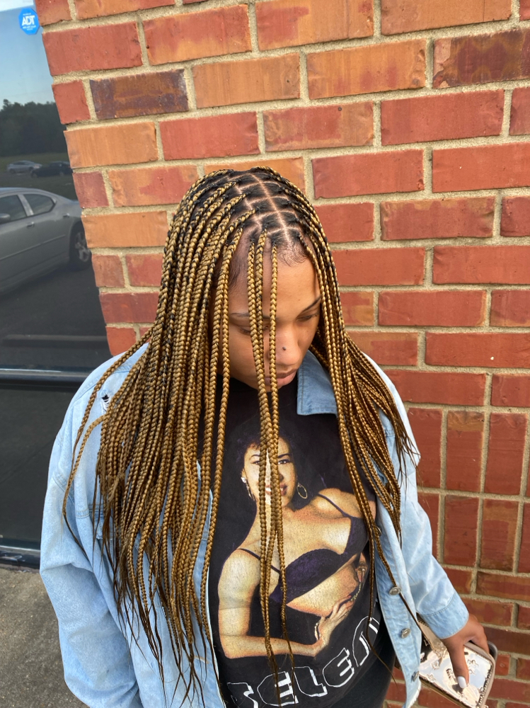Medium Knotless
