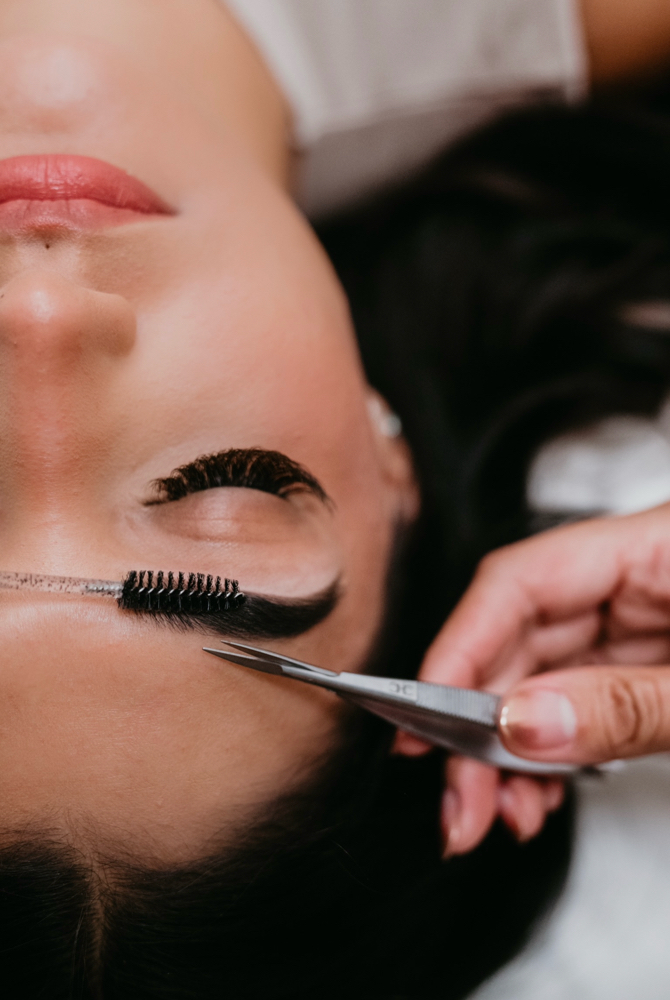 Brow Trim at Jasmine B Chic in Las Vegas, NV