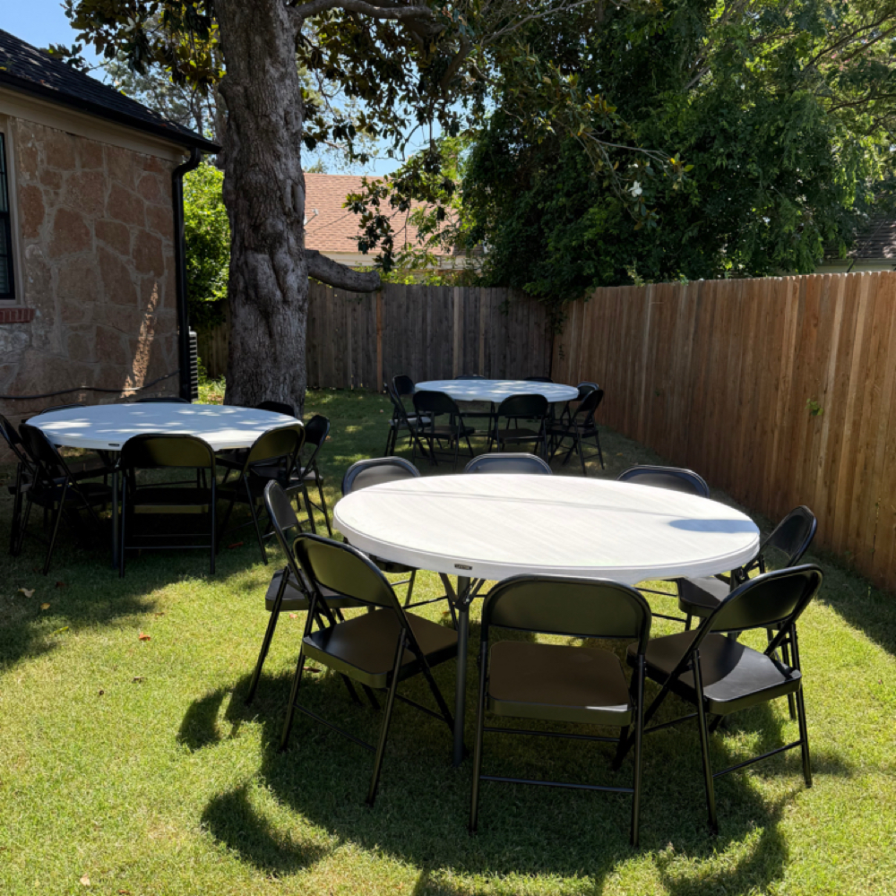 Metal Chairs & Round Table Set at Tres Belleza Events in Oklahoma City, OK