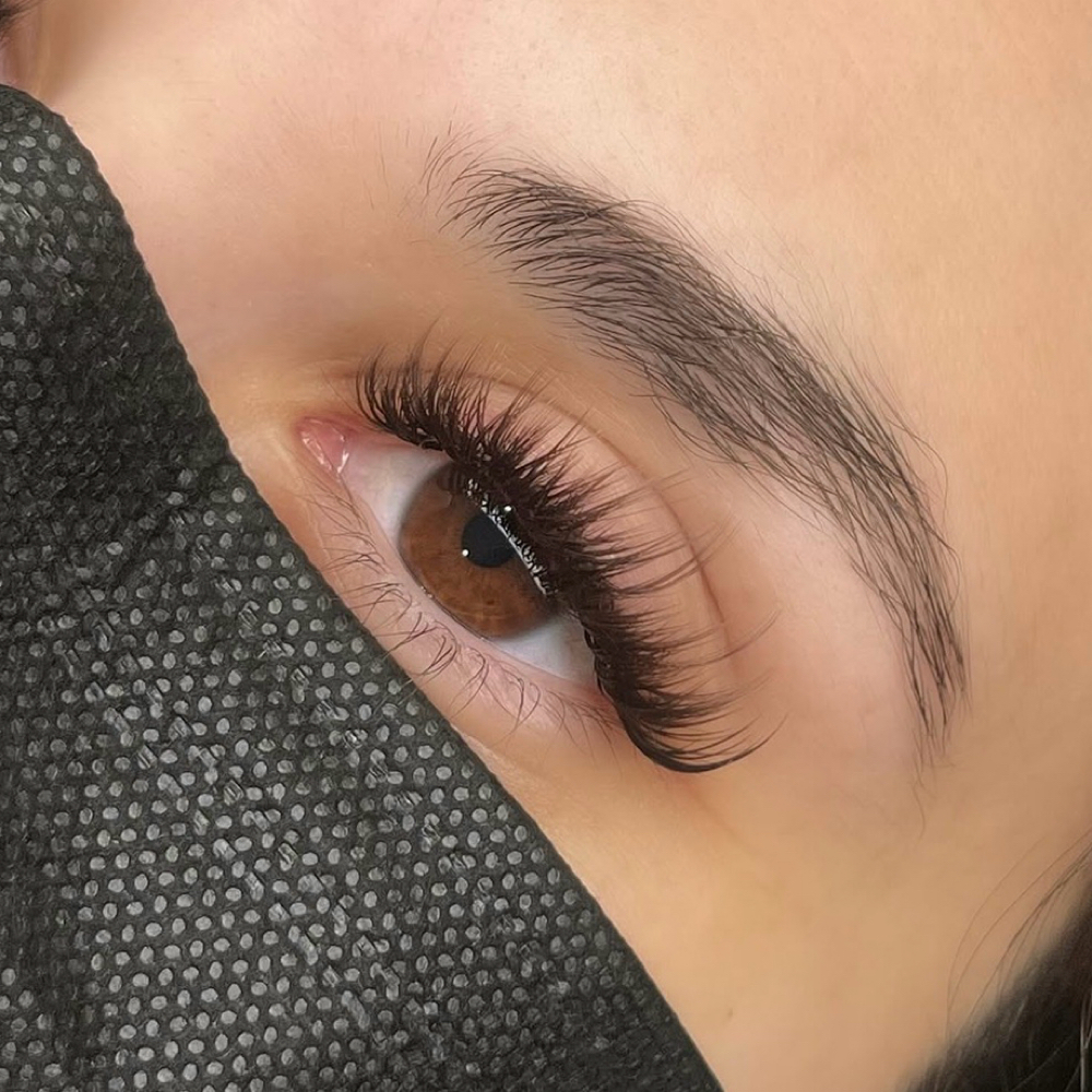 Full Set Lash Extensions at DURALOUNGE in Redlands, CA