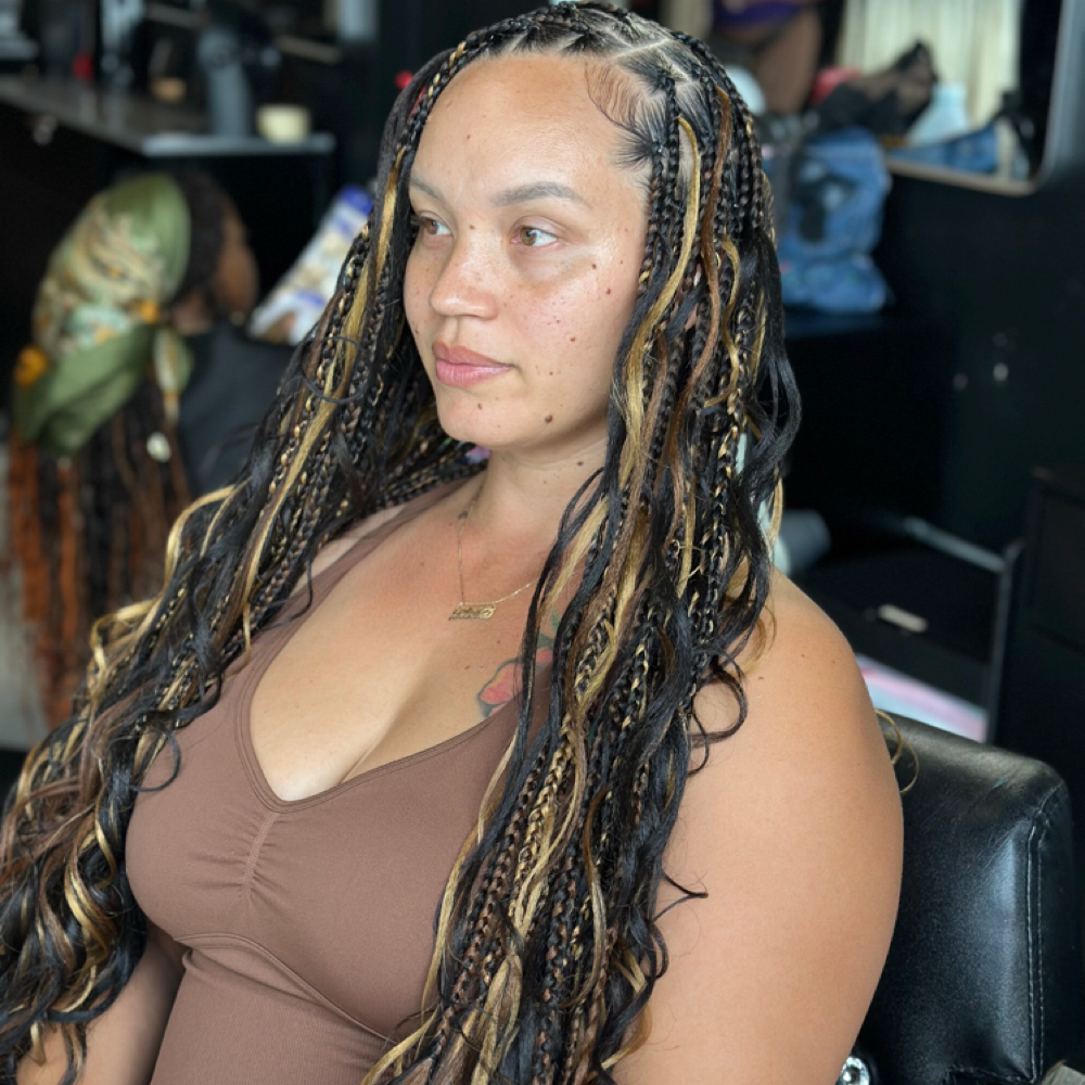 French Curl BOHO (medium/long) at Queen’z & King’z Barber Salon in Murrieta, CA