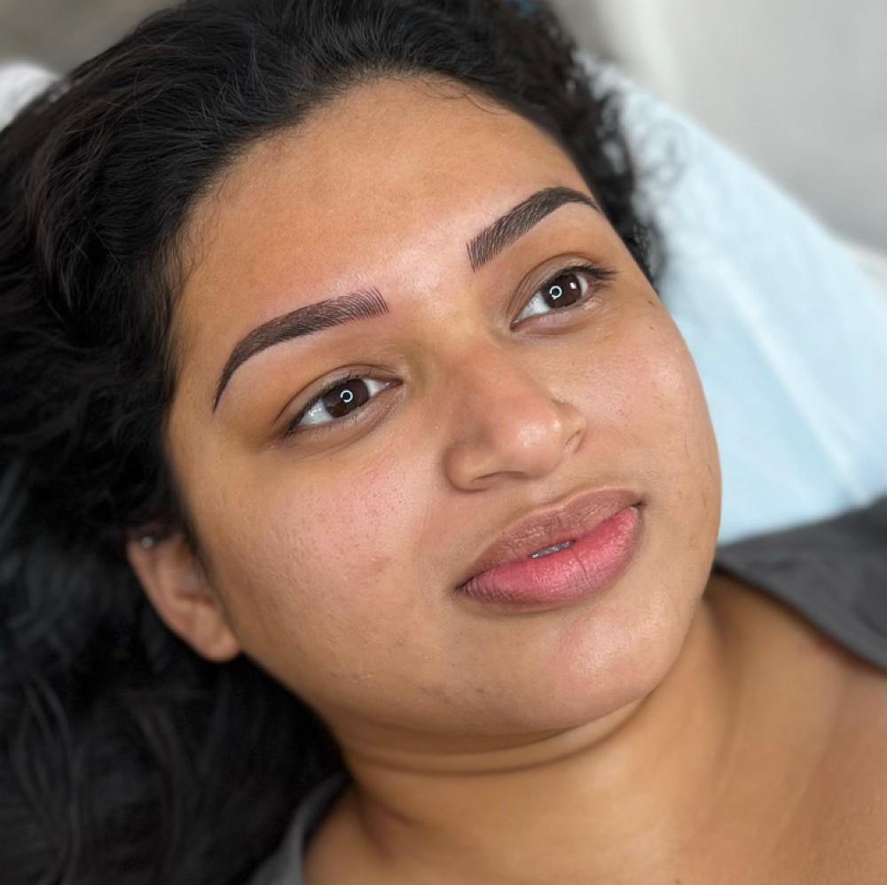 Brow Touch-Up at Sleek La Beautique in Tampa, FL