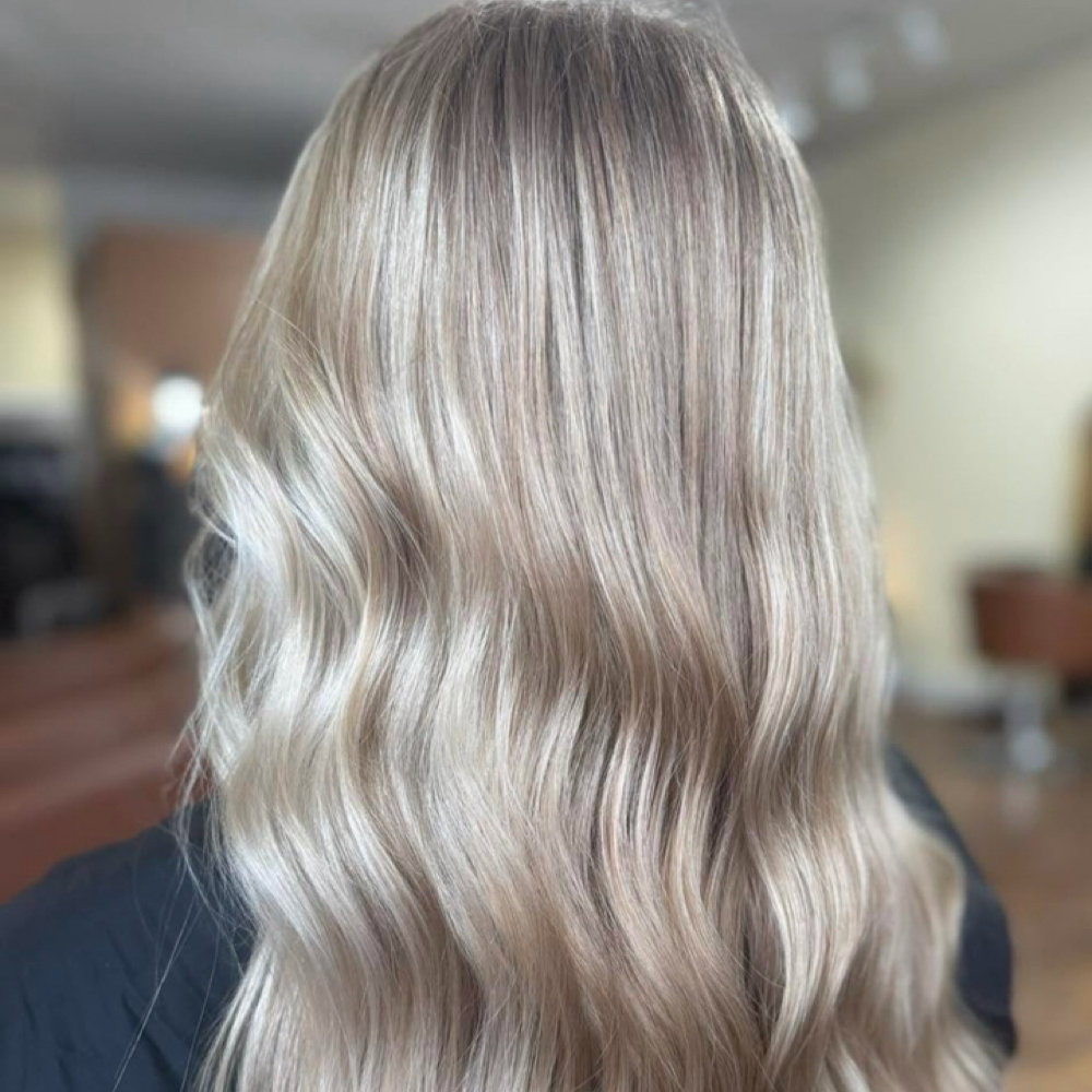 Full Foil Highlight at DivineMane&Beauty in Waverly, OH