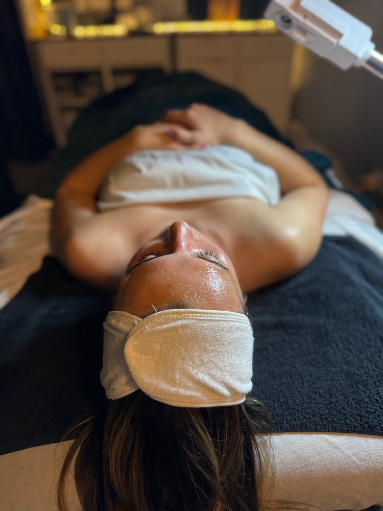 60 Minute Customized Facial