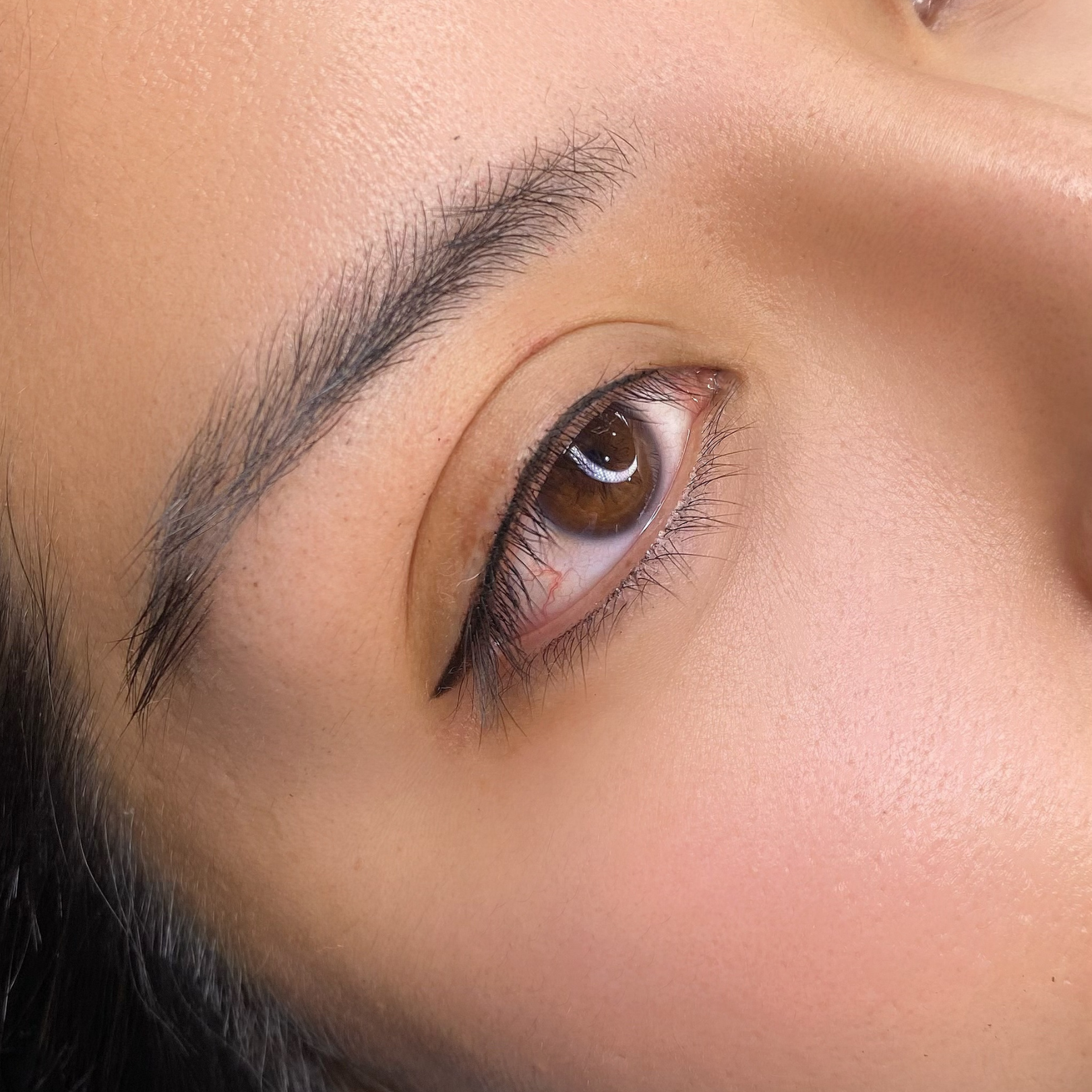 UPPER EYELINER