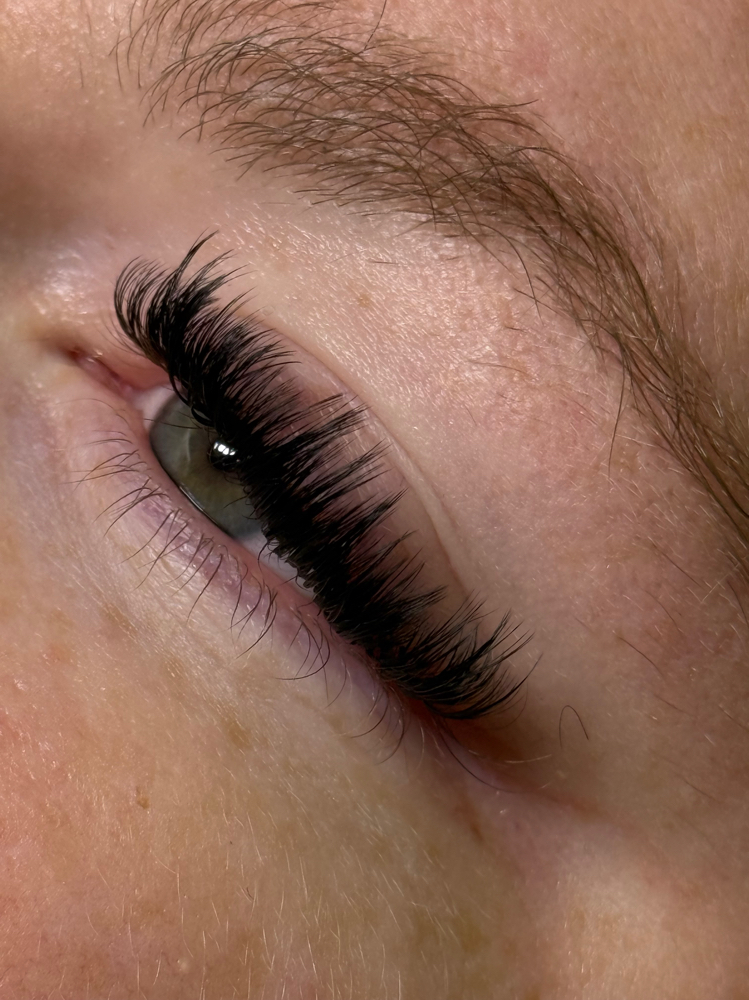 Statement Lashes Full Set