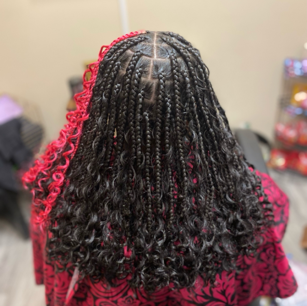 Medium Boho Knotless at Roots To Ends in Columbus, OH