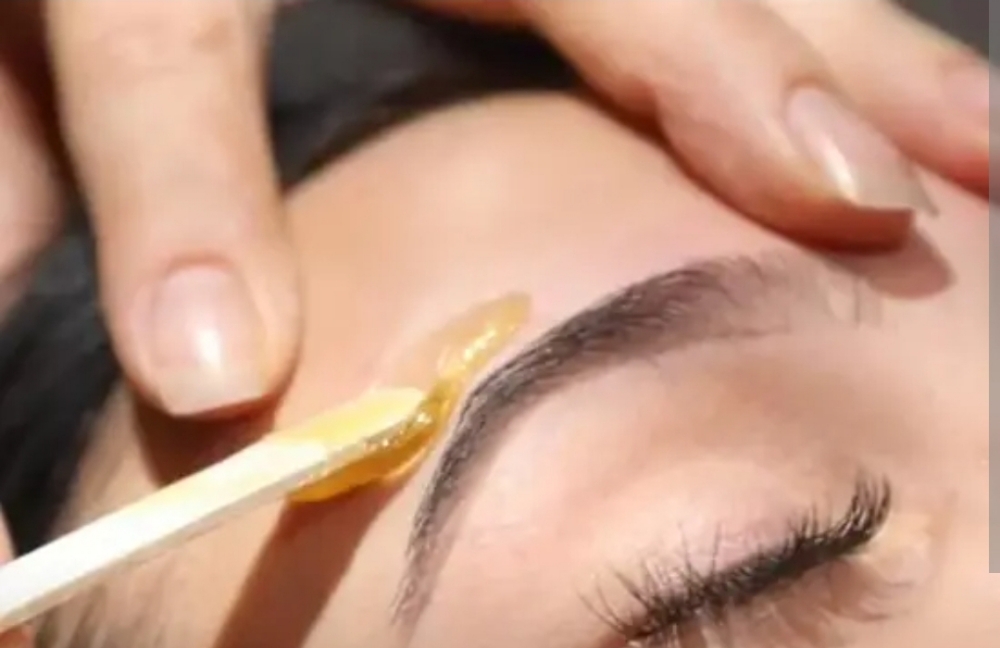 Eyebrow Wax