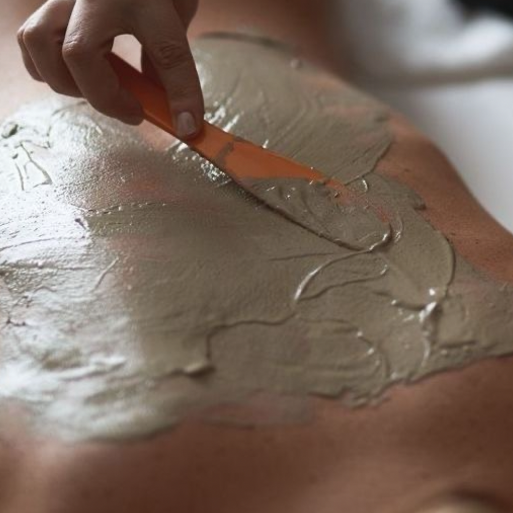Back Treatment w/ Massage at Glow Up Detroit in Southfield, MI