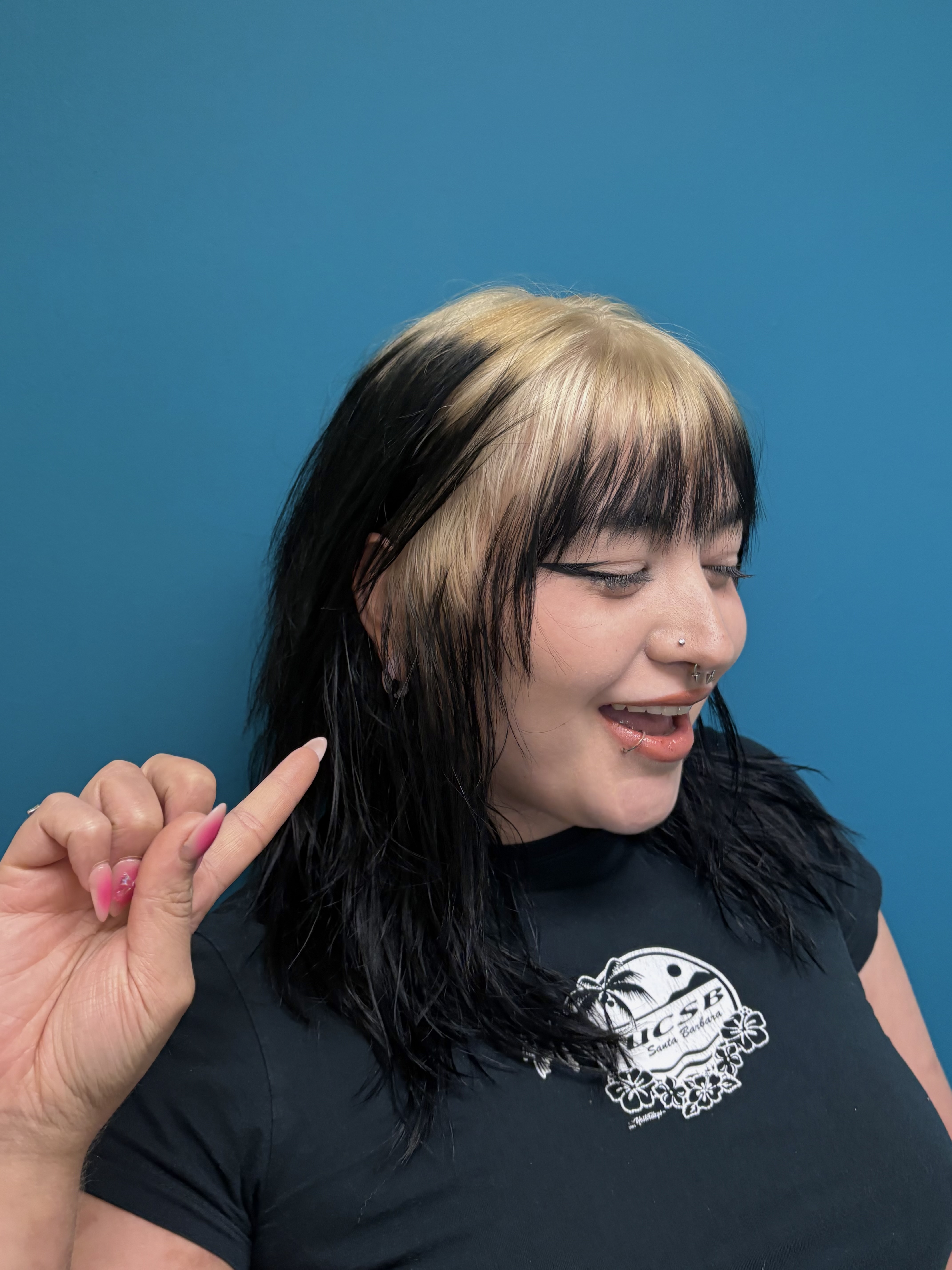 Root Touch Up (Bleach + Color) at Thee Mad Hairdresser in Fresno, CA