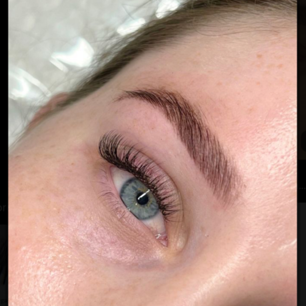Hybrid Lash Extensions (Full Set) at eyesbyava in Murrieta, CA