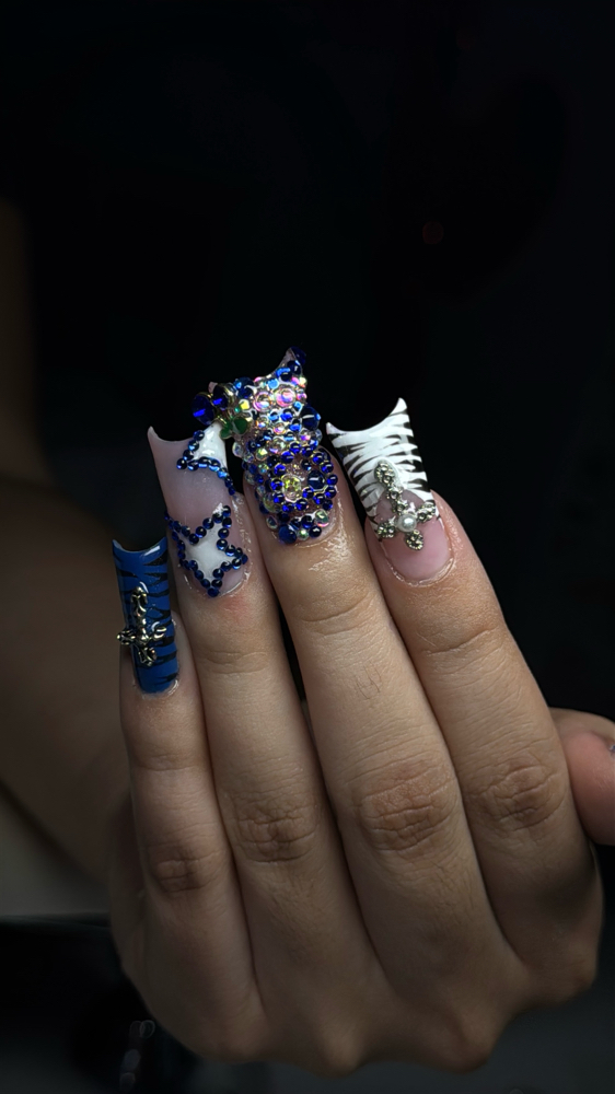volume lashes & nails bundle