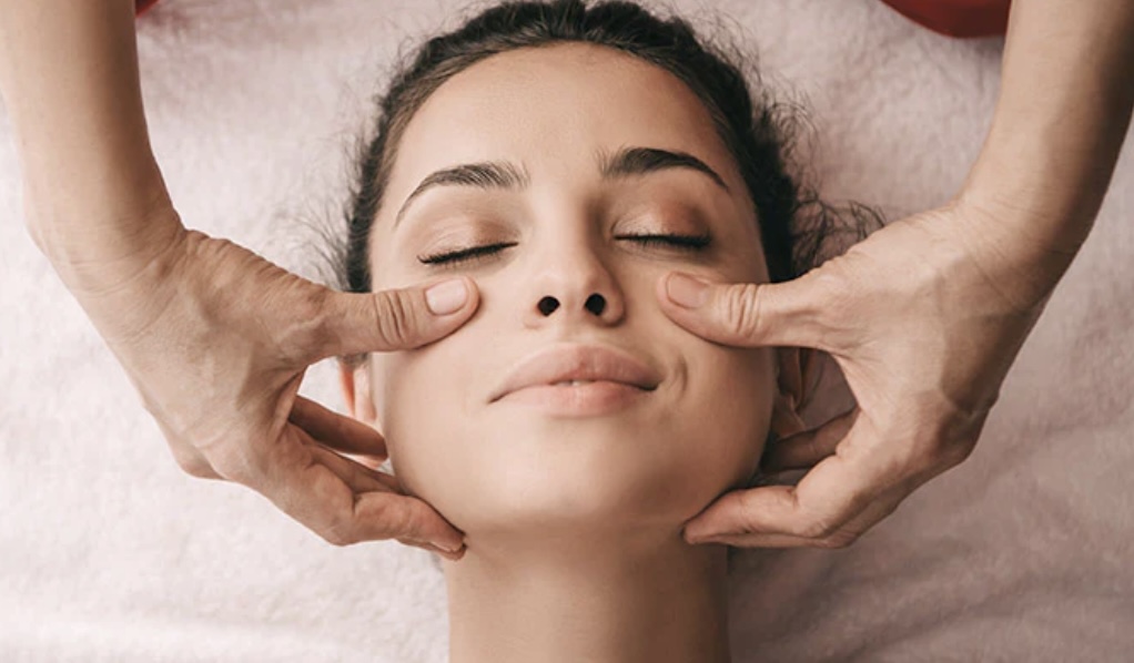 Anti Aging Facial Lifting Massage