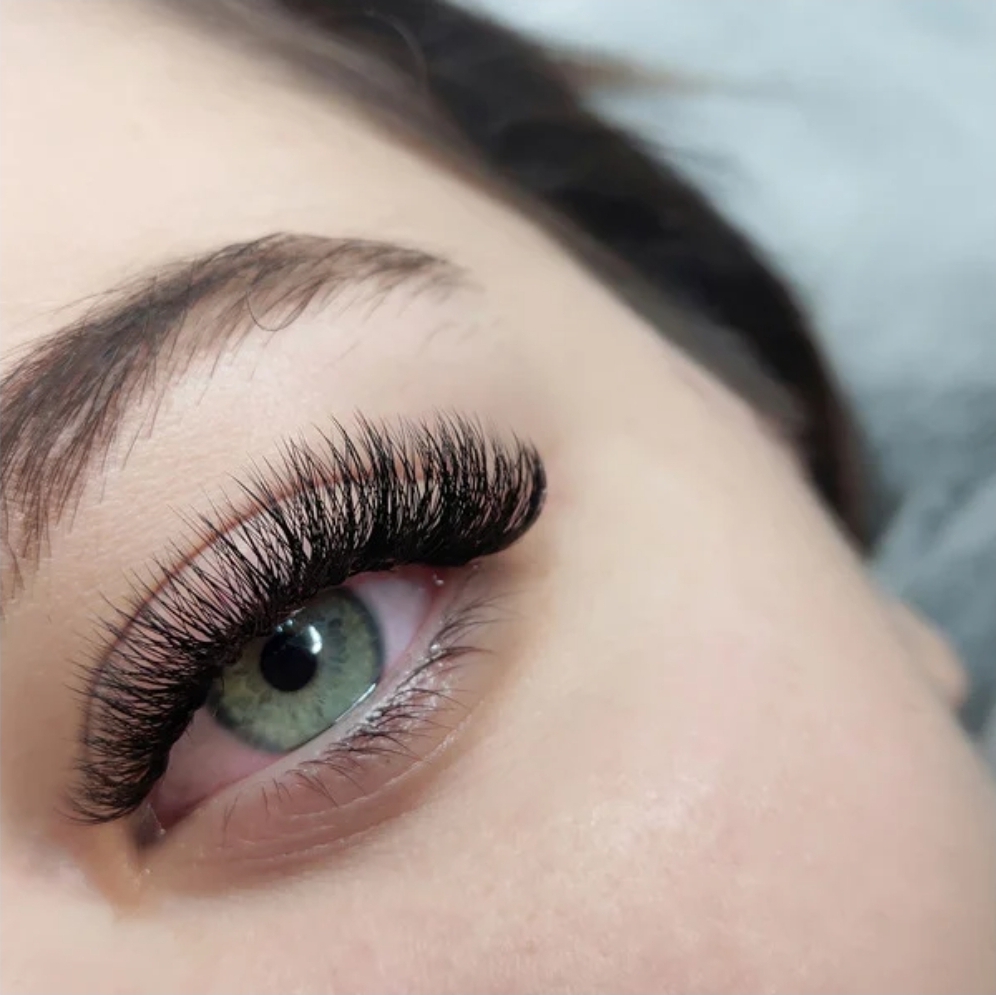 Full Set - Volume/Hybrid Lash Ext.