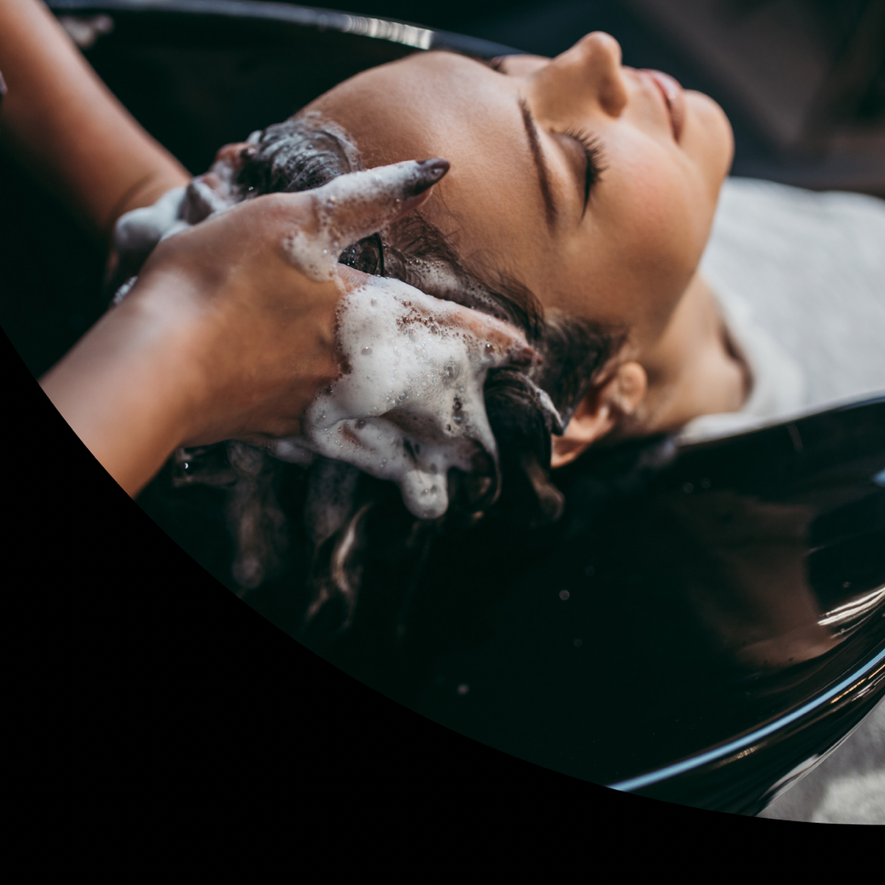 AWAKEN SCALP FACIAL