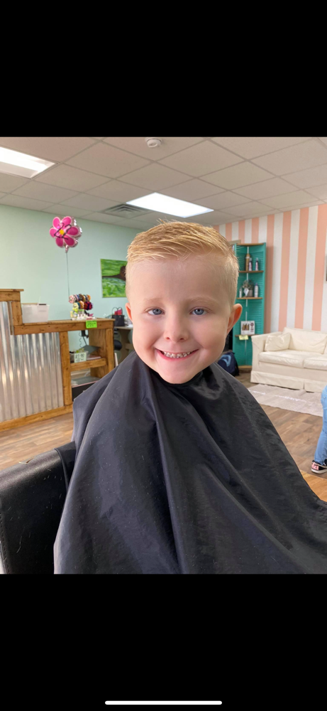 Boys Haircut at T+H Salon and Co. in Moulton, AL