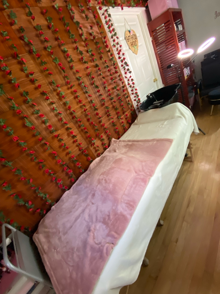 Pillow Wash & Scalp Massage