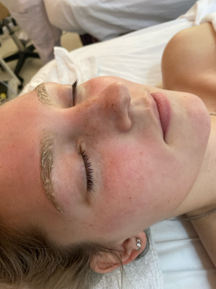 Eyebrow tinting