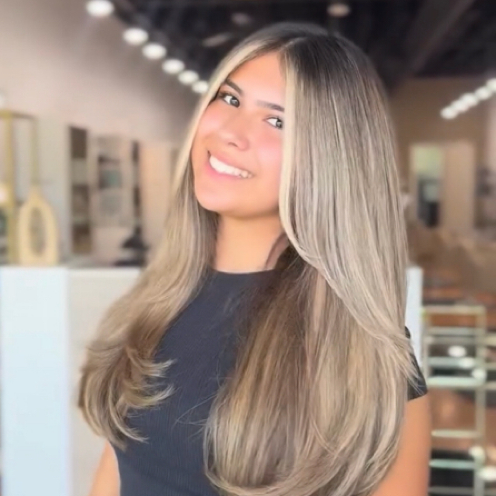 Color Retouch Experience at Blonde Alibi in La Quinta, CA