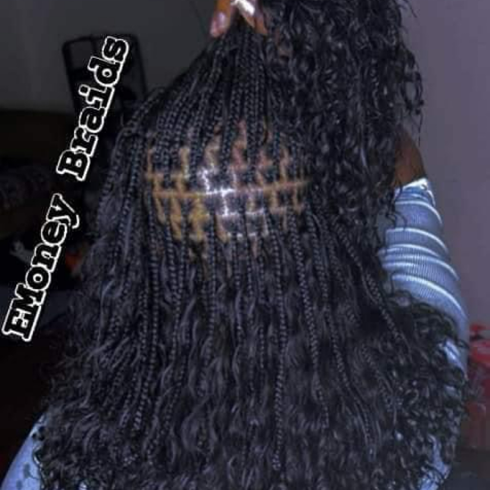 Small Short Boho Knotless at E-Money Braidz in Memphis, TN
