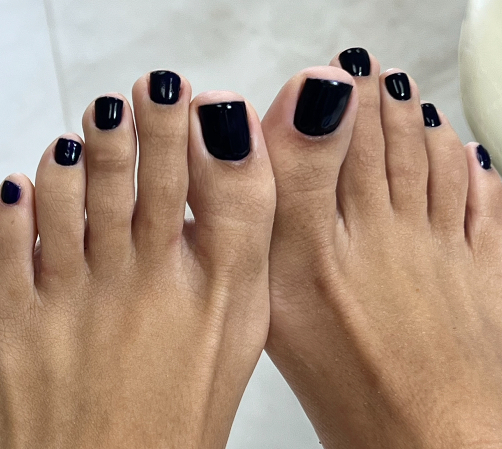 Dry pedicure at Branumi Nails in Pensacola -, FL