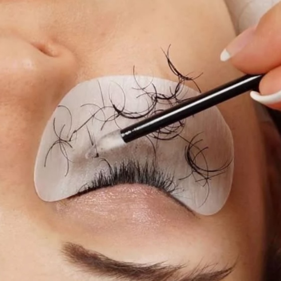 Lash Removal at Romi Lash Society in Westchase, FL