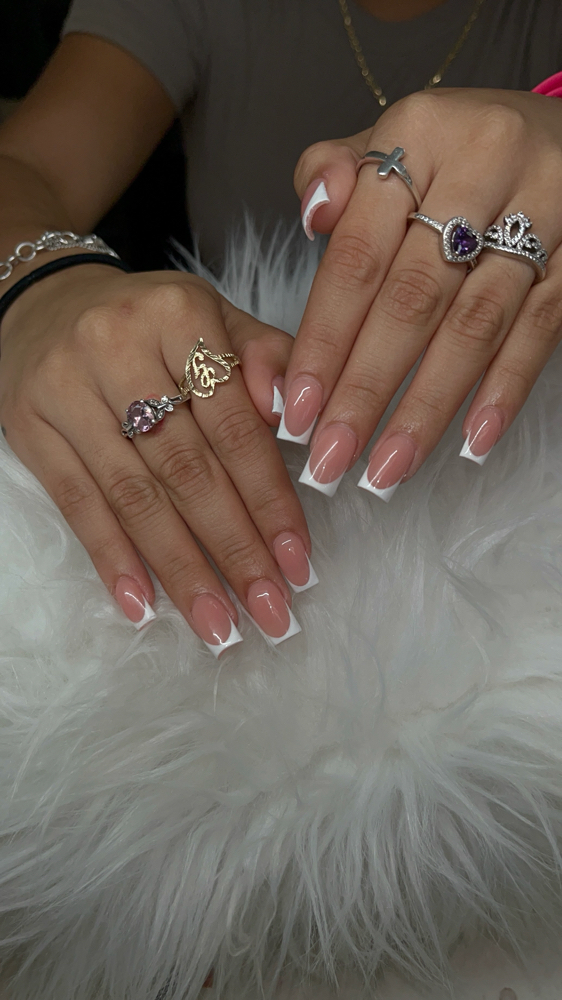 French Tip Nail Set (short)