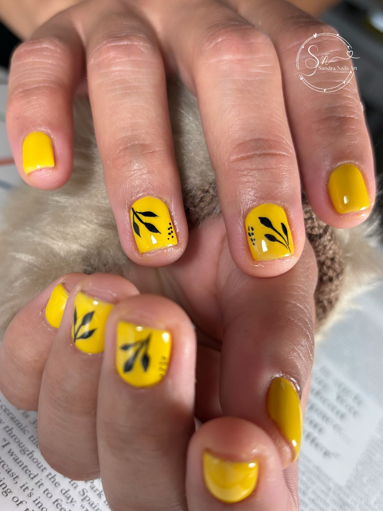 Manicura + Nivelaciòn Semipermanent