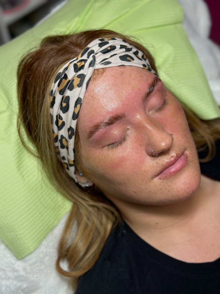 Brow Tint & Shape