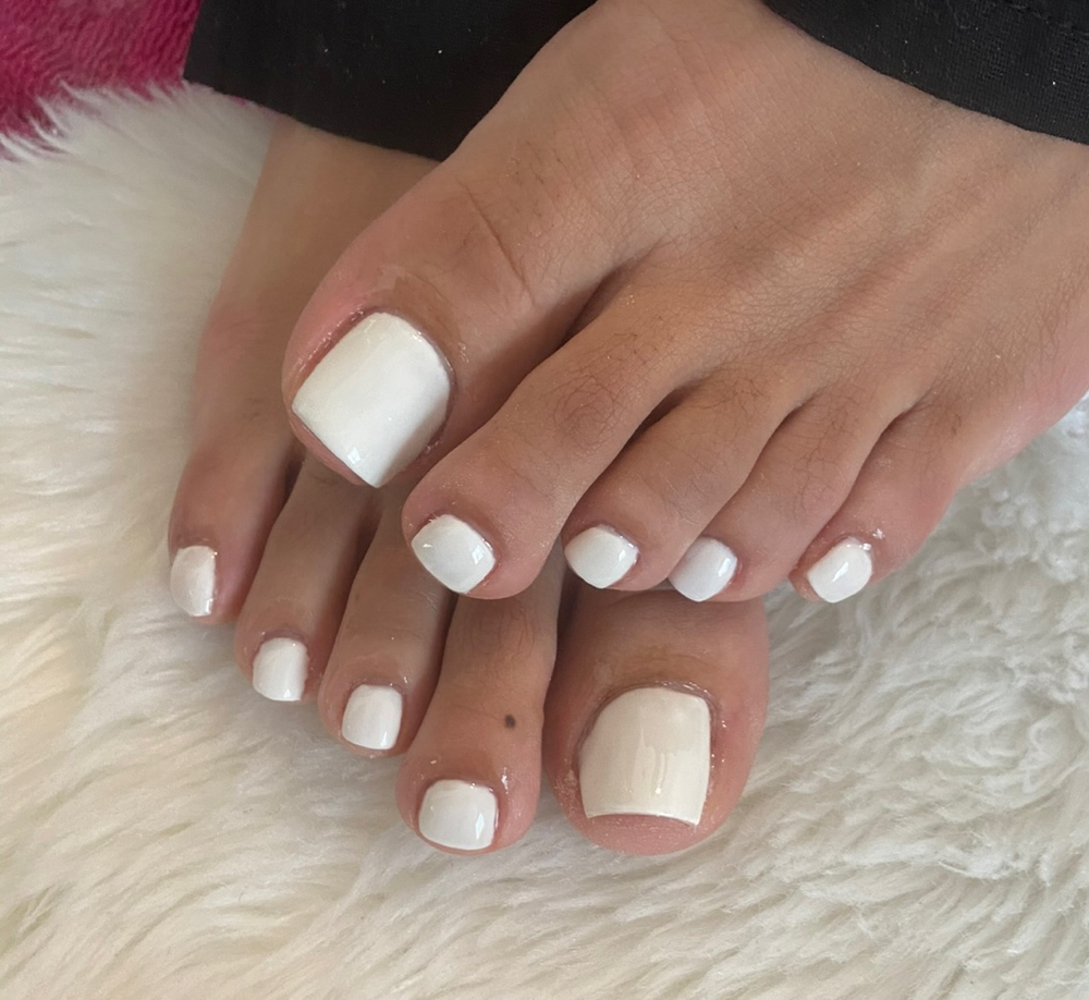 Toe polish