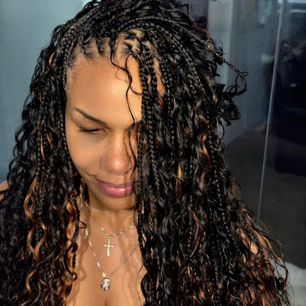 Mini Miracle Knots 🎀 at The Hair Confidence in Kansas City, MO