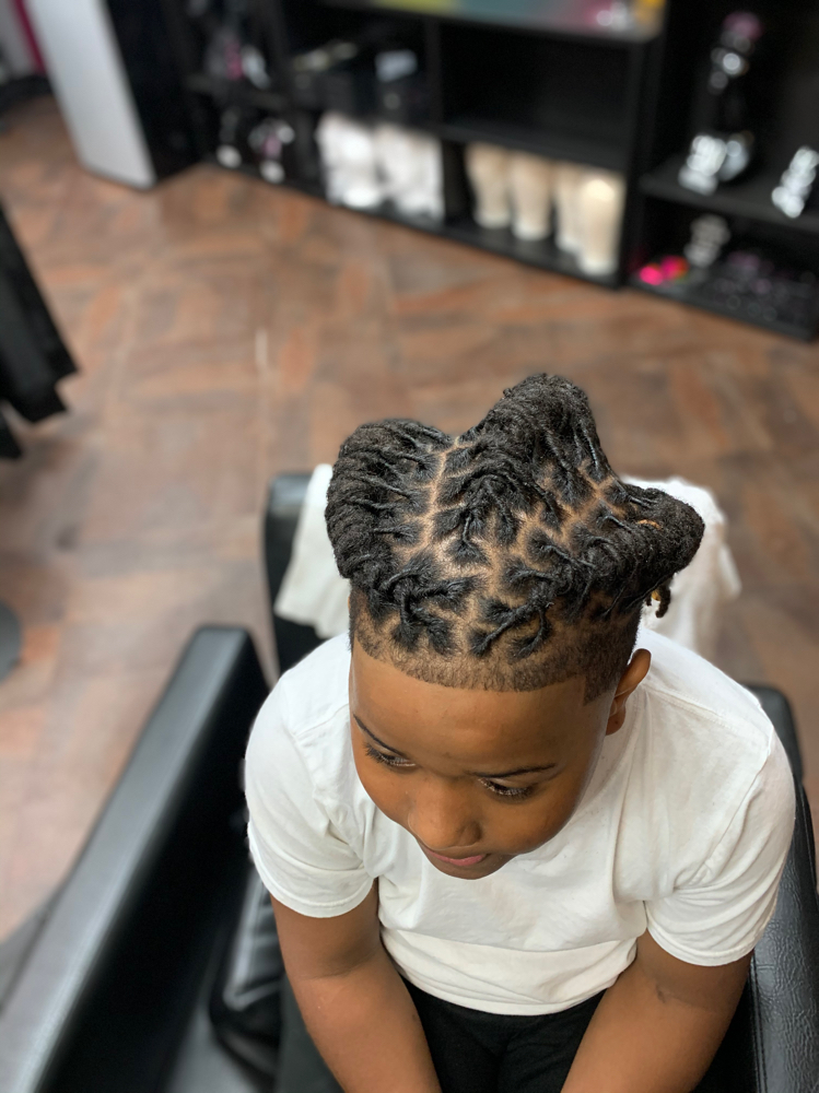 Kids Retwist With Simple Style
