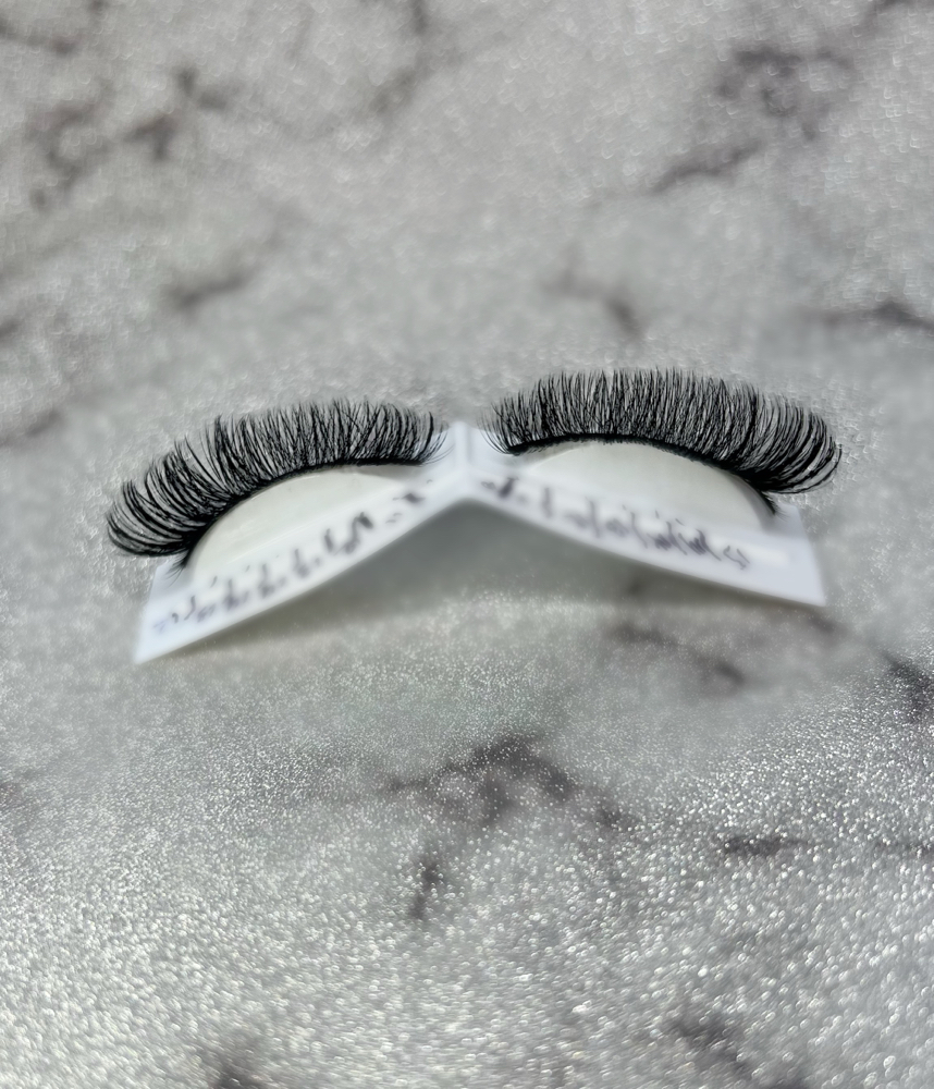 Strip Lashes